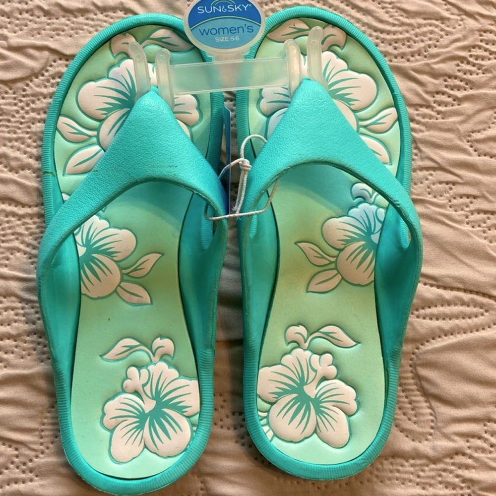 COPY - Flip Flops Cushion Floral Design
